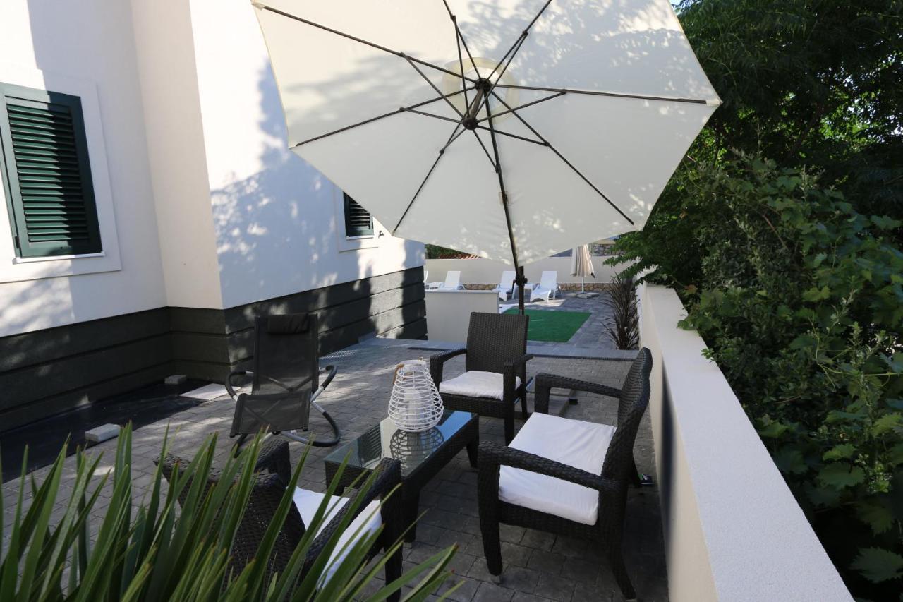 Mama House Villa โนวาลยา ภายนอก รูปภาพ